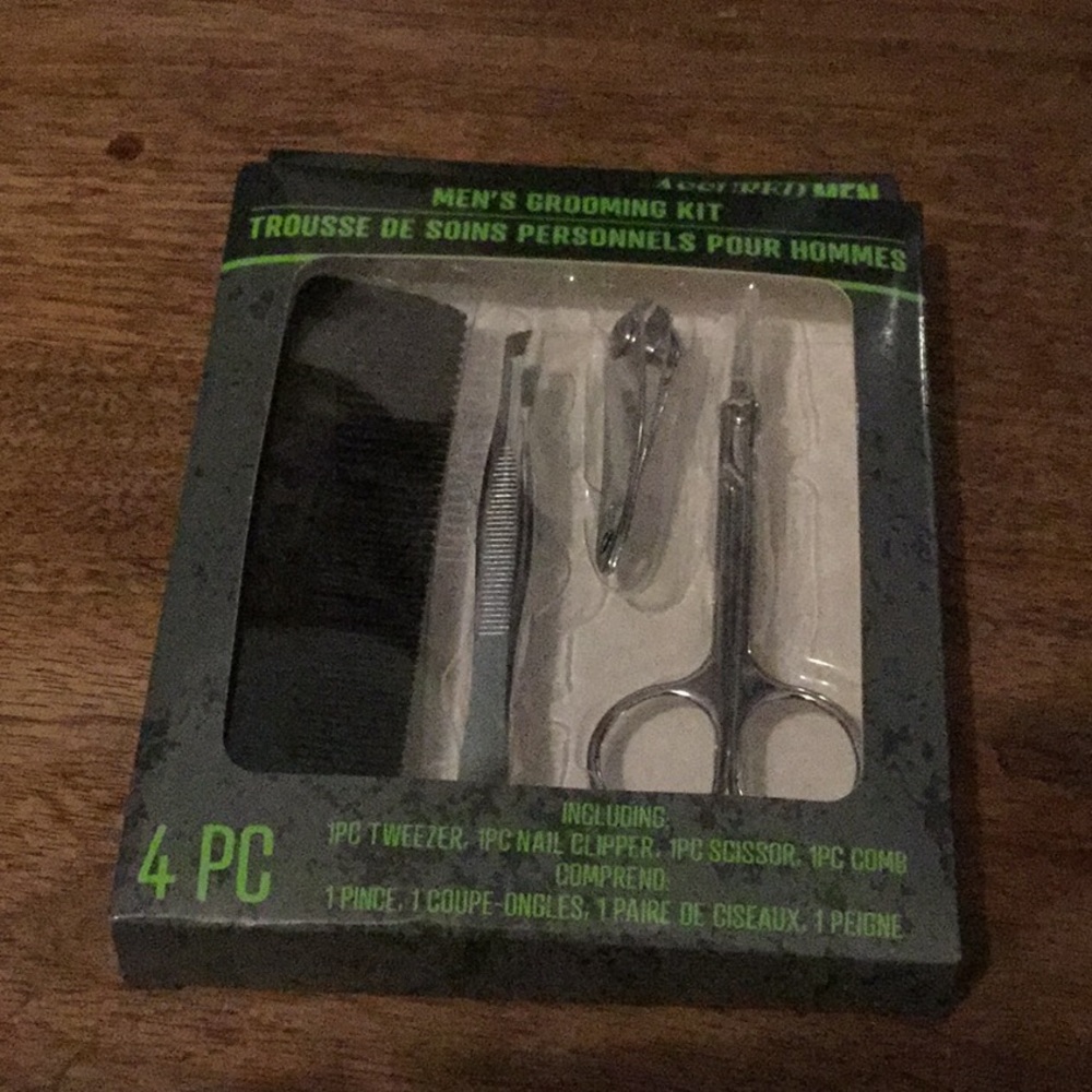 🔥3for$20 BNIB 4 PC.Men’s Grooming Kit